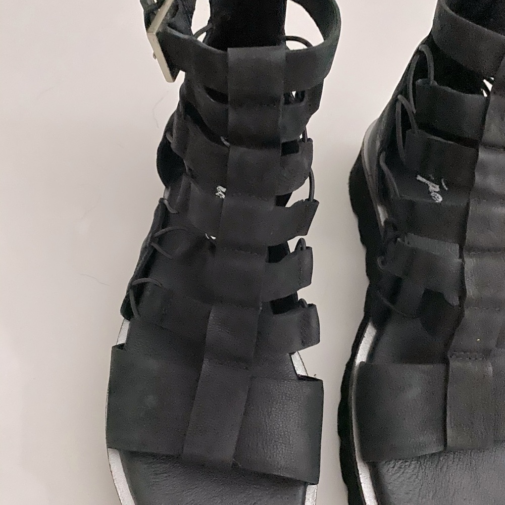 Free people Sunrise Platform Sandals. Size 7